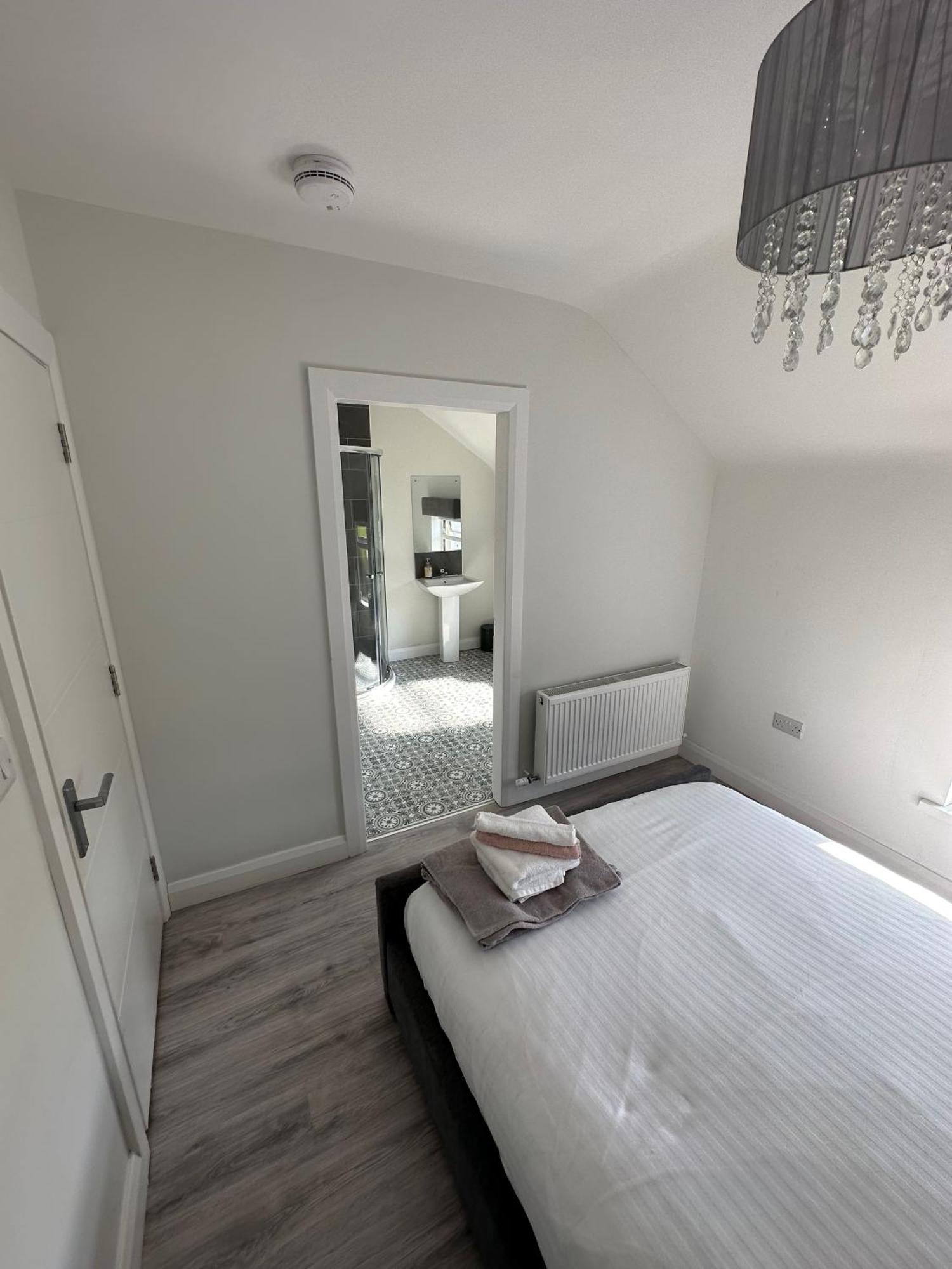 Westland Suites - Stylish, Modern, Elegant, Central Apartments A Лондондеррі Екстер'єр фото