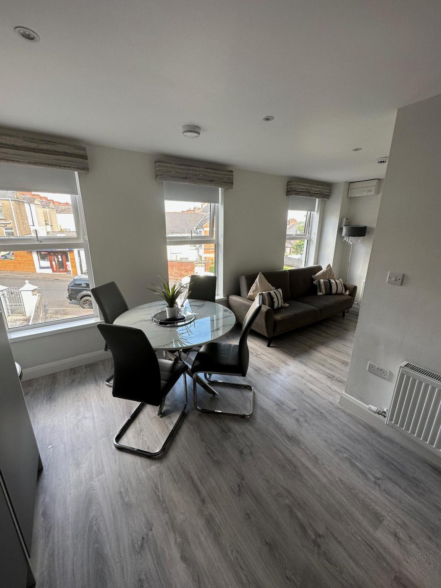 Westland Suites - Stylish, Modern, Elegant, Central Apartments A Лондондеррі Екстер'єр фото