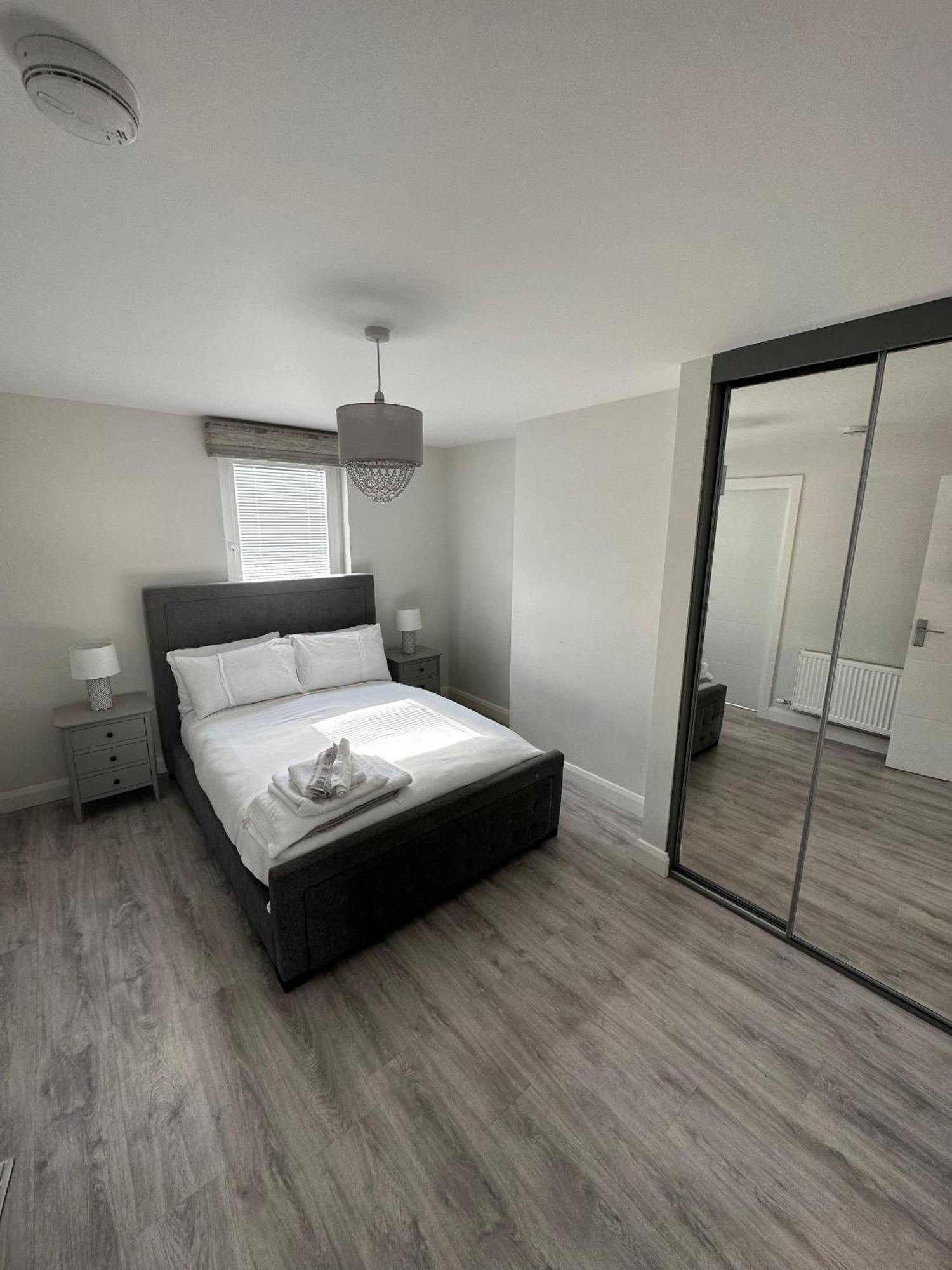 Westland Suites - Stylish, Modern, Elegant, Central Apartments A Лондондеррі Екстер'єр фото
