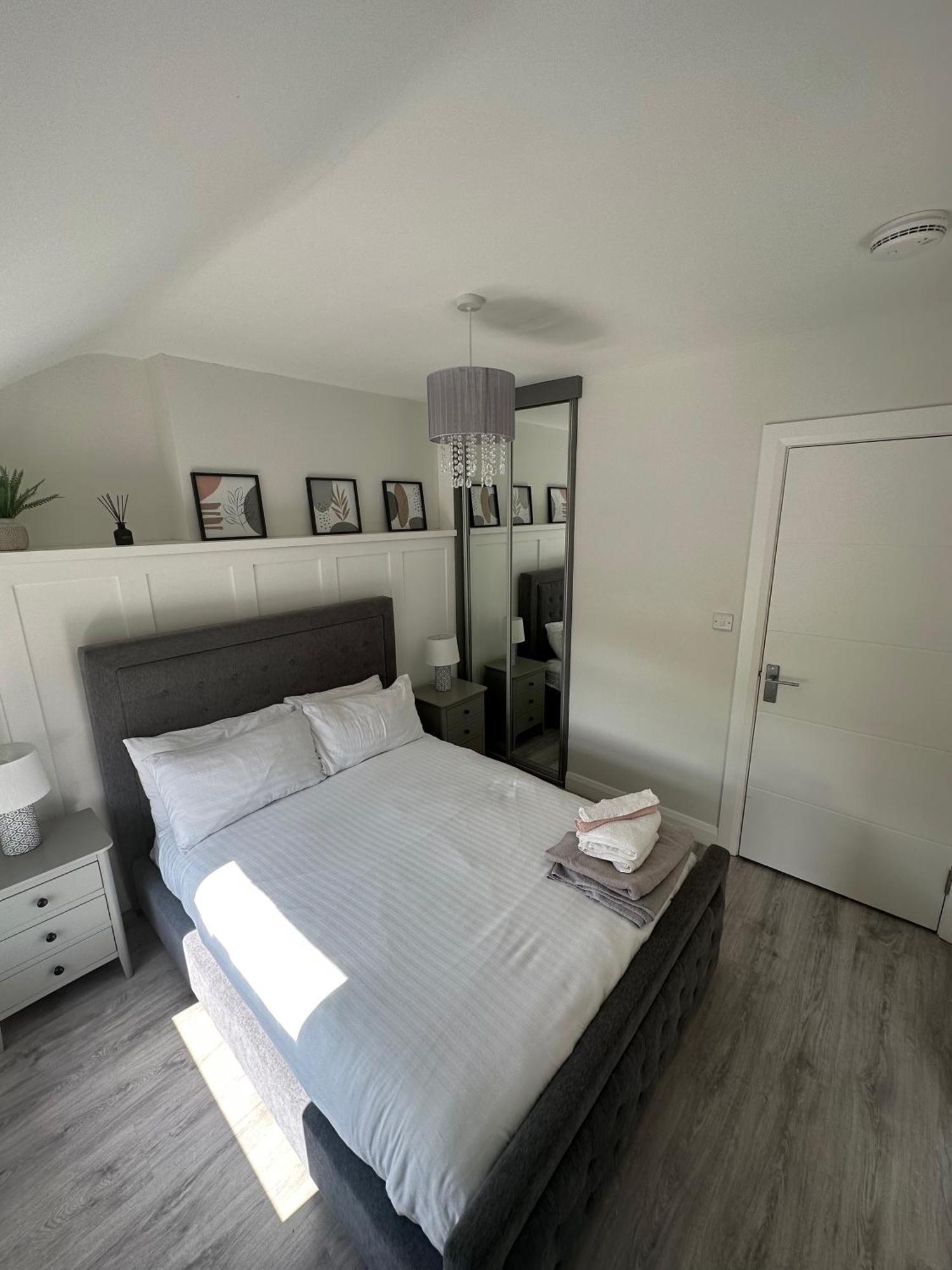 Westland Suites - Stylish, Modern, Elegant, Central Apartments A Лондондеррі Екстер'єр фото